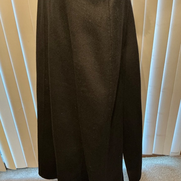 Nanette Lenore xl black poncho with faux fur - Picture 9 of 12